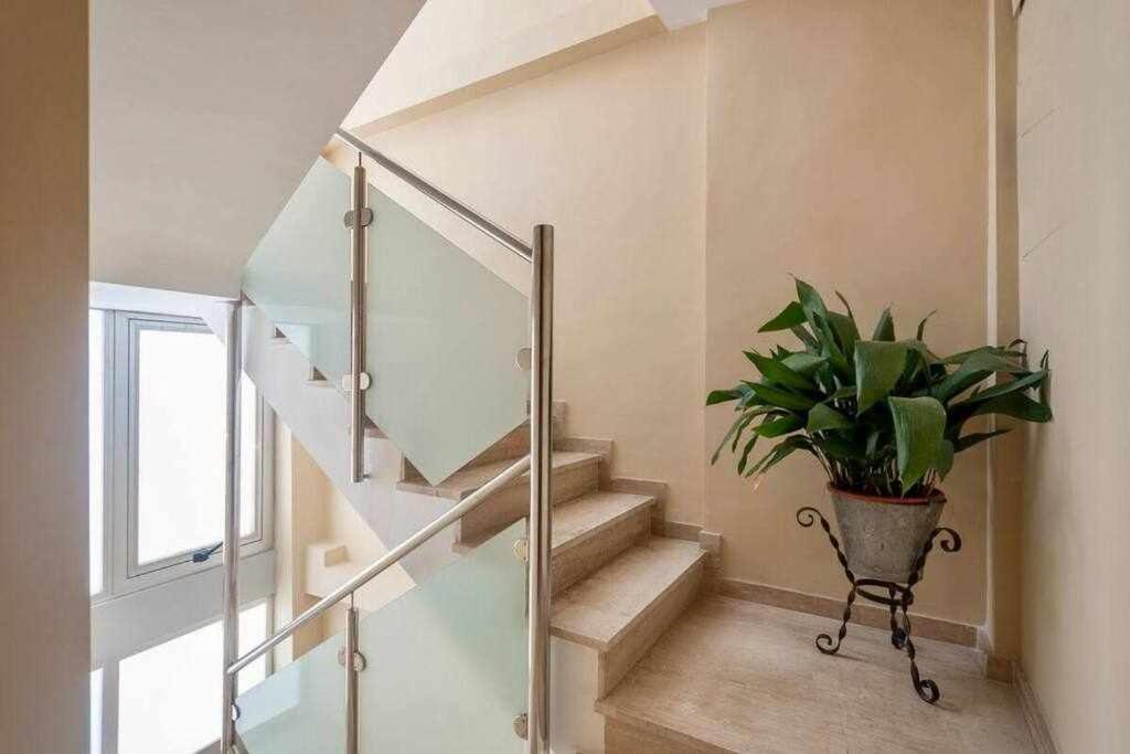 Luxe Haven In Granada Apartment Exterior photo